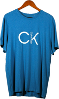 Playera Calvin Klein Monograma Clásico - Azul Vibrante